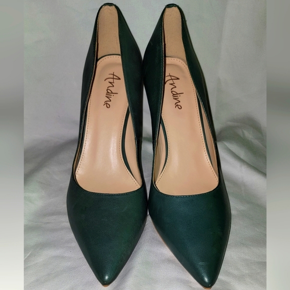 🔥💚🔥💚NWOB Women's Andine Emerald Green Pumps💚🔥💚🔥 Size: 11 - Picture 2 of 10